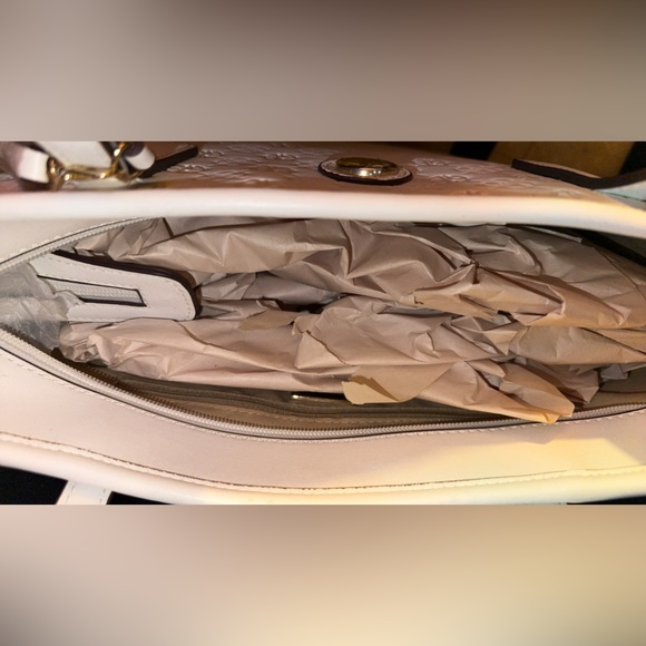 NWT Never Used Giani Bernini Debossed Signature Tote w/ Matching Wristlet - Picture 4 of 7